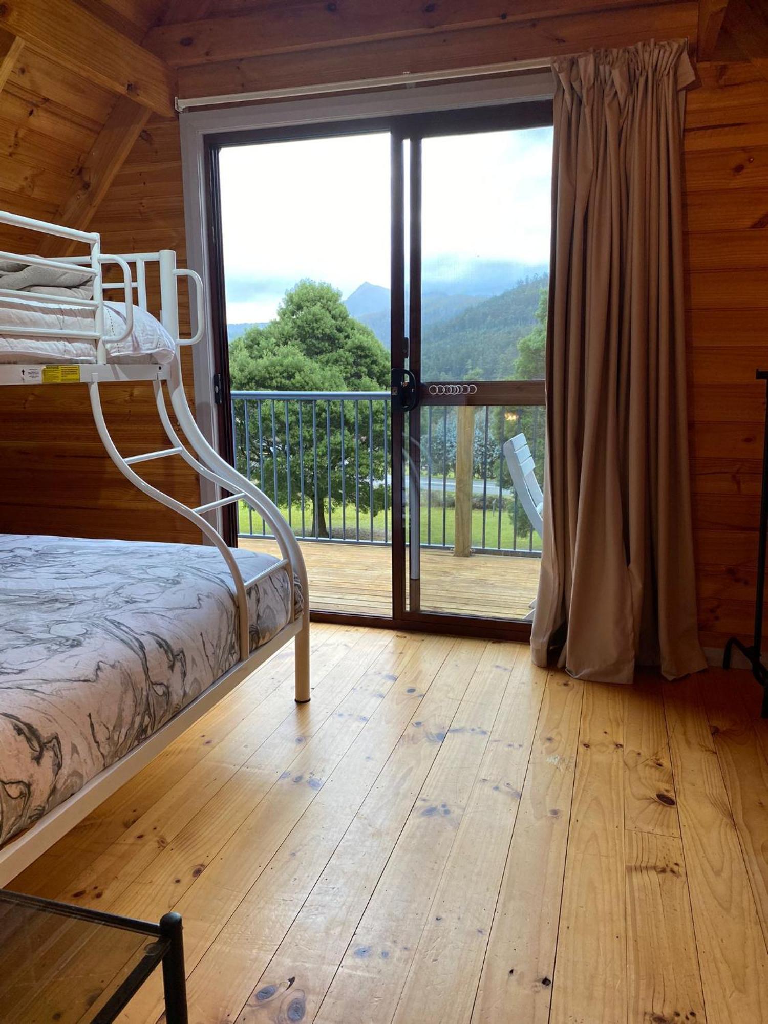 Russell Falls Holiday Cottages National Park Room photo
